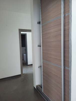 Trois chambres à louer par mois image 4