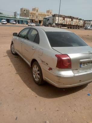 TOYOTA AVENSIS image 8