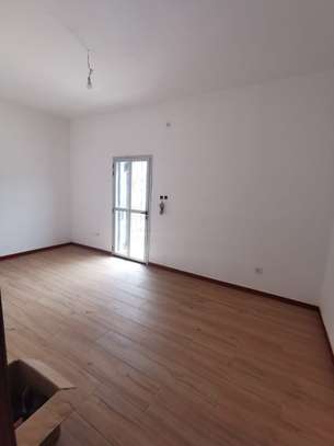 Villa de 300m2 a Thies image 9