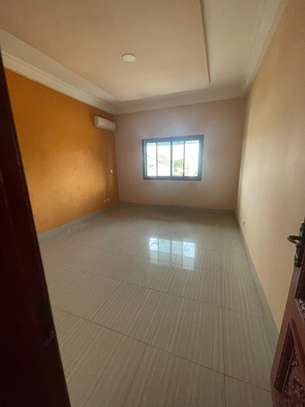 APPARTEMENT  CHAMBRE SALON A NGAPAROU image 5