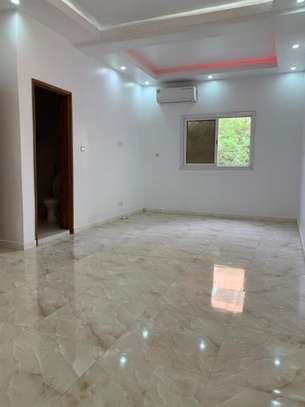 Bel appartement spacieux à la Cité Keur Gorgui image 8