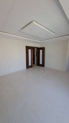 APPARTEMENT F4 NEUF A VENDRE A NGOR-ALMADIES image 4