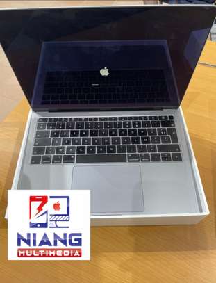 MacBook Air 2019 image 1