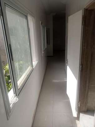 Appartement F4 a louer Yoff Virage Almadies image 8