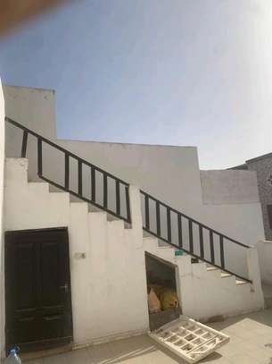Villa R+2 150 m2  titre foncier individuel image 3