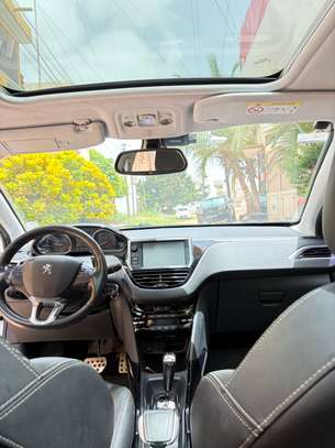 Peugeot 2008 année 2017 image 6