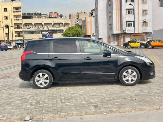 PEUGEOT 5008 année 2013 image 5