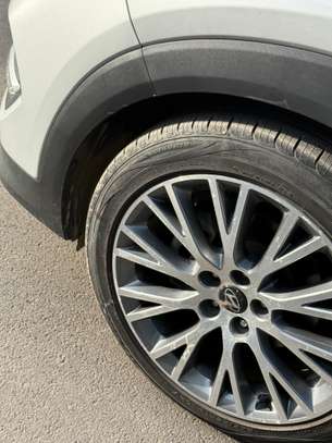 Hyundai teucson image 7