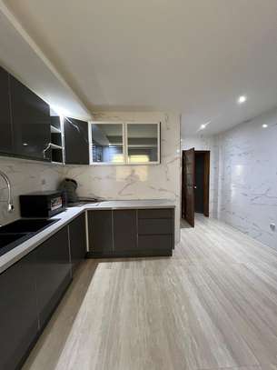 F4 de 210 m² à vendre à Fann résidence image 9