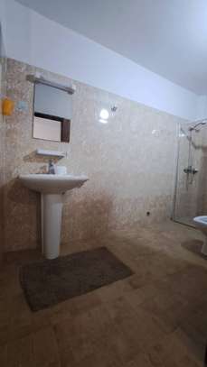 2 CHAMBRES A LOUER A NGOR DERRIERE MARINA BAY image 13