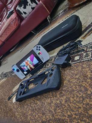 Asus rog ally z1 extreme image 1
