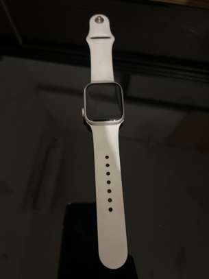 apple watch series 8 image 1