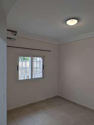 À LOUER – Une Petite Villa R+1 à Ngor image 11