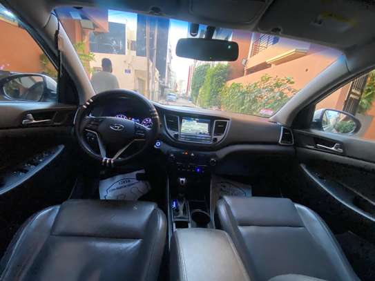 HYUNDAI Tucson LIMITED 4x4 venant image 8