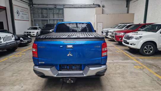 Mitsubishi pick up L200 2017 image 11