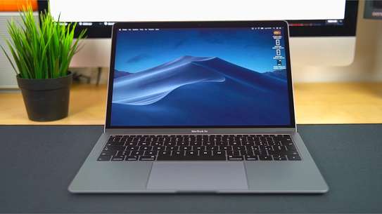 MacBook Air 13" Touch ID image 4