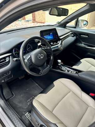 TOYOTA C-HR 2019 image 13