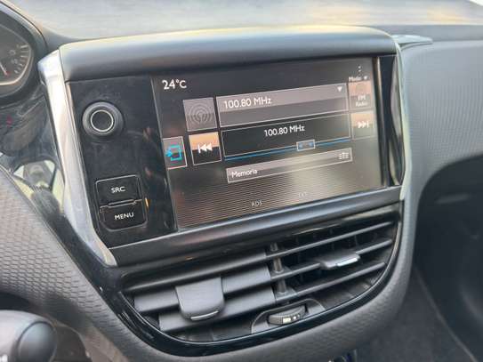 Peugeot 2008 image 11