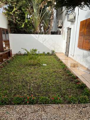 Villa à Louer aux Almadies image 1