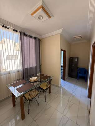 Studio Premium F2 image 6