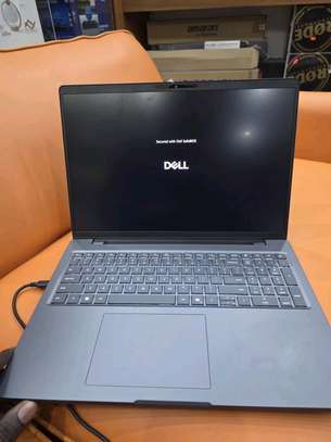 Dell pro Max  16 MC16250 Ultra 7 image 4