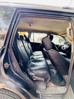 Toyota Land Cruiser 2010 image 2