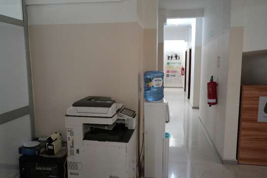Bureau à louer à  Cite Keur Gorgui image 6