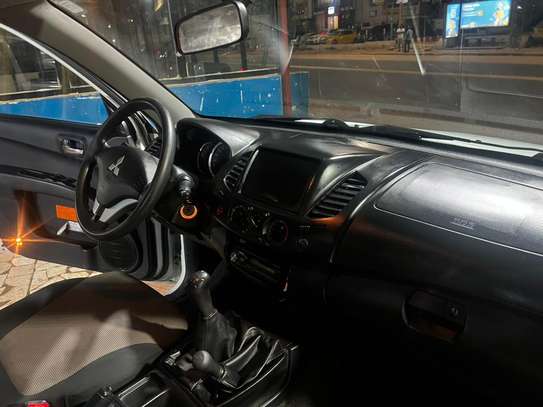 MITSUBISHI L200 2016 image 4