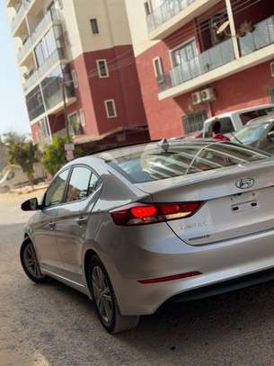Hyundai Elantra image 14