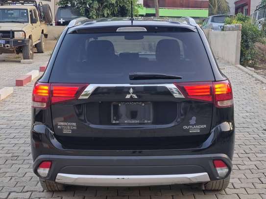 Mitsubishi outlander 2016 image 2