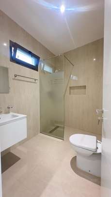 appartement à louer à Fann avec vue sur la mer image 2