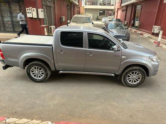 toyota hilux image 4
