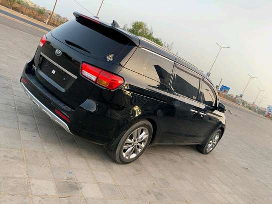 Kia carnaval 2017 image 10
