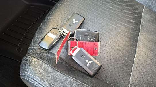 Mitsubishi Outlander image 15