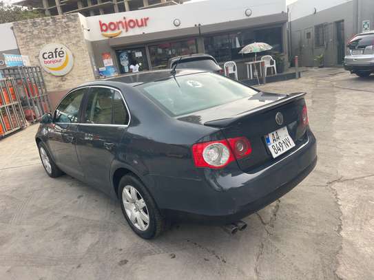 Volkswagen Jetta essence 2010 image 6