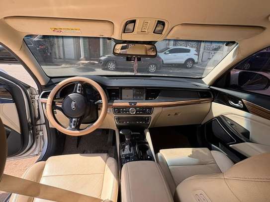 KIA K7 image 2