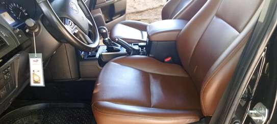 Toyota Land Cruizer PRADO V6 image 3