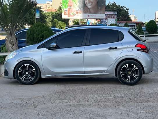 Peugeot 208 2016 image 7
