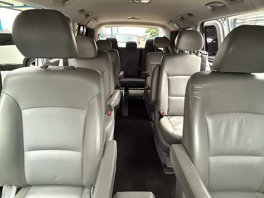 Hyundai Starex 2019 VIP 9 places image 2