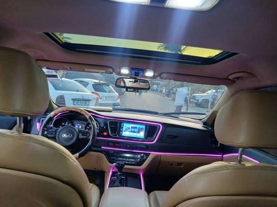 Kia carnaval 2017 image 9