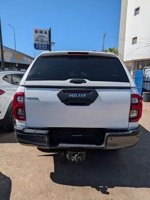 Toyota HILUX 2021 invincible image 5