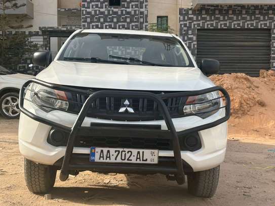 Mitsubishi l200 202 image 10