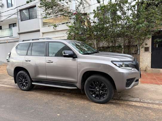 Toyota prado Vx année 2023 image 11