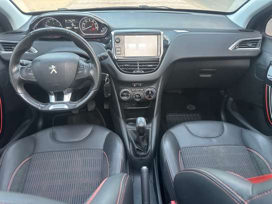Peugeot 208 full options manuel diesel 2017 image 5