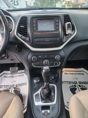 Jeep cherokee image 5