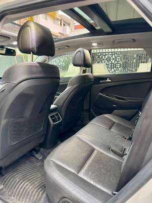 HYUNDAI TUCSON 2018 image 8