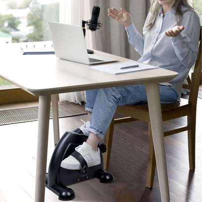 Mini vélo d'exercice pour jambes et bras avec écran LCD image 7