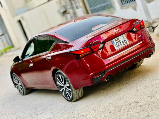 Nissan Altima 4/4 année 2020 image 10