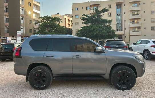 Toyota Prado image 7