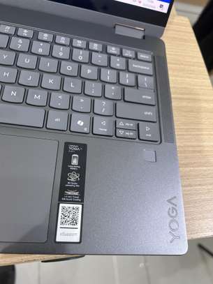 Lenovo Yoga 7 13 Pouces - Intel Ultra 5 | 16GB RAM | 1 Téra image 4